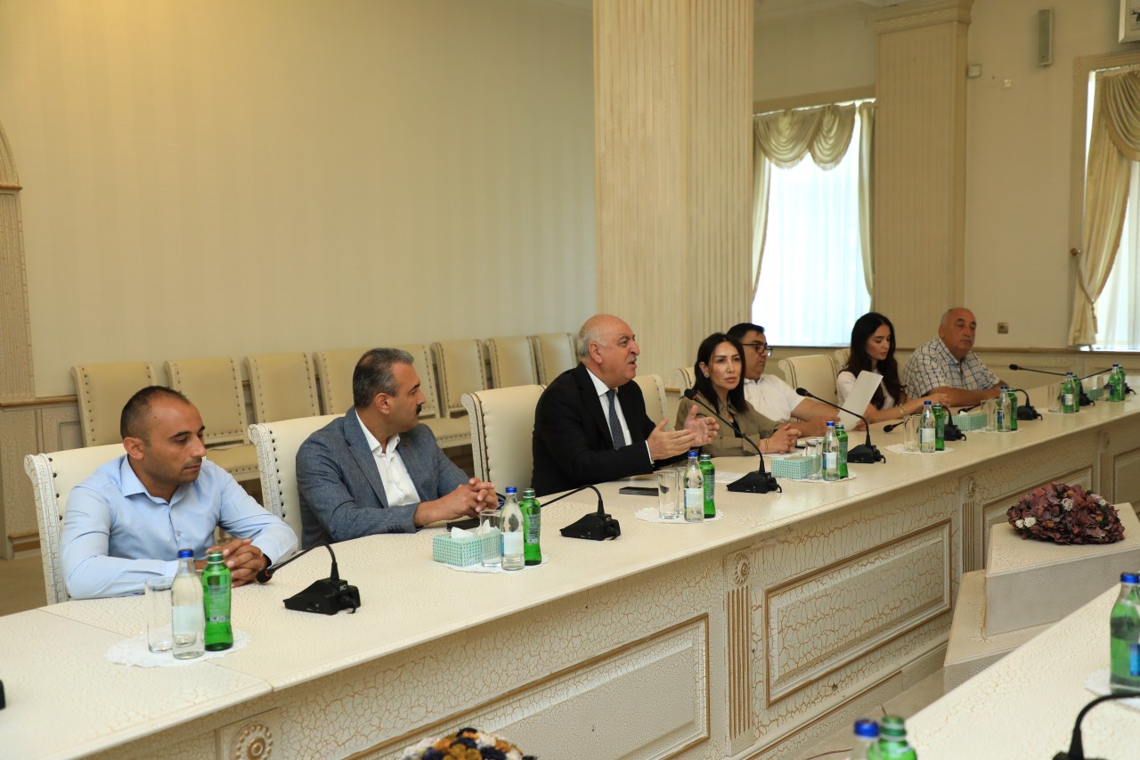 Gəncədə ictimai dinləmə keçirildi - FOTOLAR